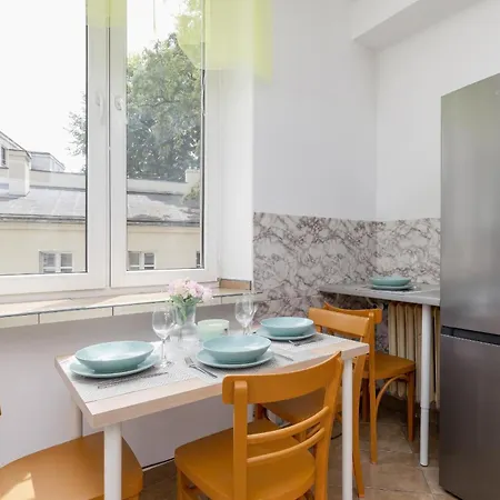 Appartement Apartament Rodzinny Z Dwiema Sypialniami Blisko Centrum Krakowa By Renters Cracovie