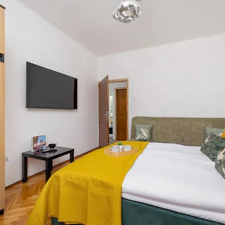 Appartement Apartament Rodzinny Z Dwiema Sypialniami Blisko Centrum Krakowa By Renters