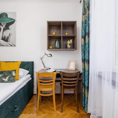 아파트 Apartament Rodzinny Z Dwiema Sypialniami Blisko Centrum Krakowa By Renters